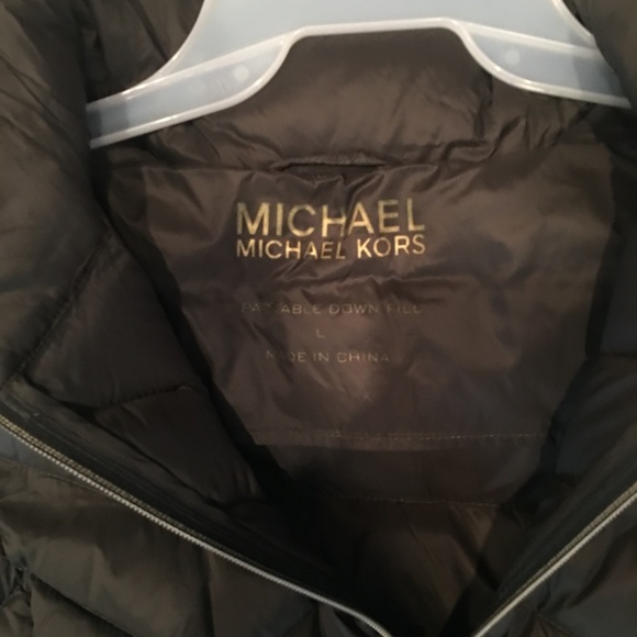 LIKE NEW- Michael Kors Packable Down Fill Jacket - Picture 3 of 3